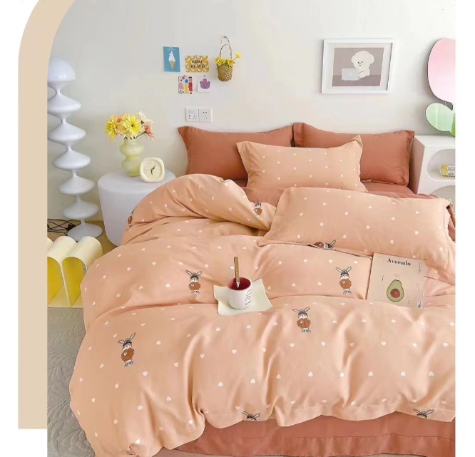 Home bedding with 160 thread count long staple cotton four piece